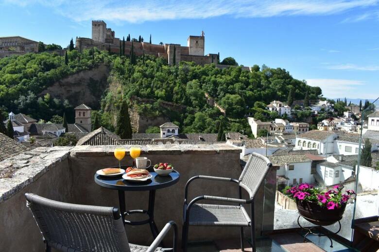 Apartamentos Turisticos Alhambra