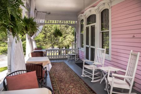Bed & Breakfast Cedar Crest Inn