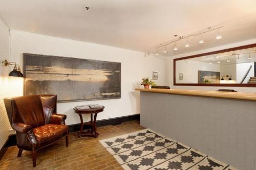 Hotel Independence Square Unit 313