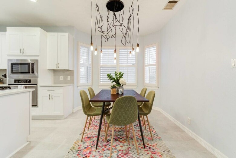 Incredible 4 Br/2.5ba Austin Home Minutes From Downtown