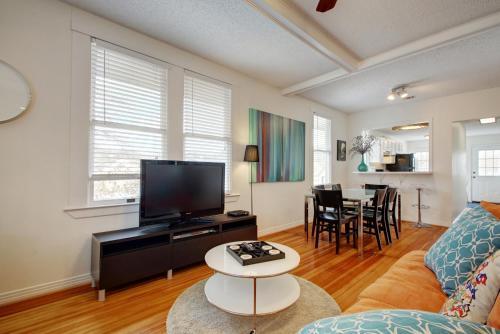 Downtown Austin Bungalow