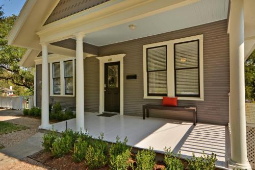 Downtown Austin Bungalow