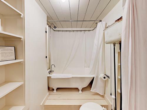 Boutique Studio 1805