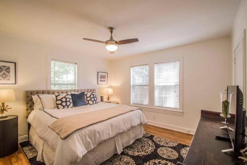 La Vie Boheme- Beautiful Eastside Home!
