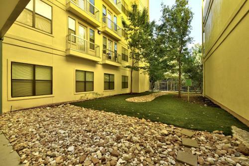Apartamento Staylo Luxury 1 Bedroom Condo