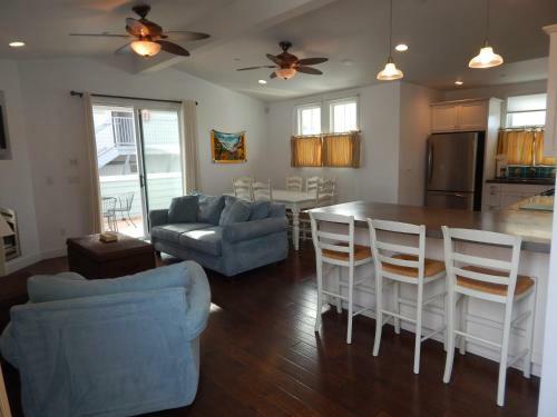 359 1st Street One-bedroom Apartment