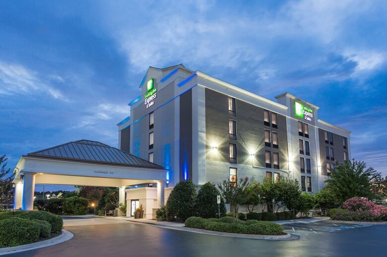Holiday Inn Express Hotel & Suites Wilmington-university Ctr