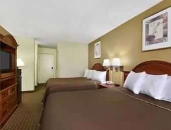 Hotel Howard Johnson Inn And Suites - Dorney Park