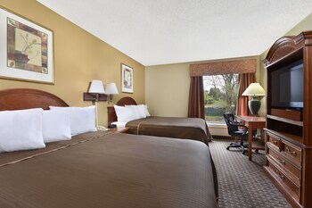 Hotel Howard Johnson Inn And Suites - Dorney Park