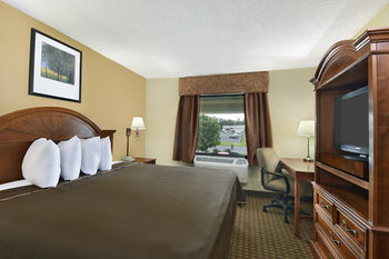 Hotel Howard Johnson Inn And Suites - Dorney Park