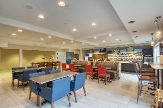 Holiday Inn Express Hotel & Suites Oshkosh-sr 41