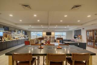 Holiday Inn Express Hotel & Suites Oshkosh-sr 41