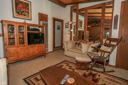1752 - Ruff Inn It Home