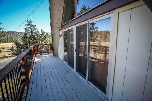 1632-meadow View Chalet Home