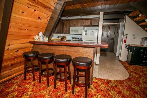 1632-meadow View Chalet Home