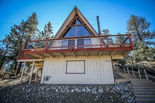 1632-meadow View Chalet Home