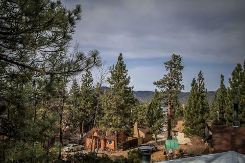 Great Spirit Escape Victorian Style Downtown Chalet