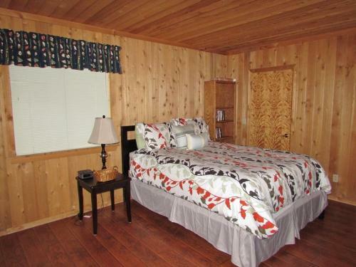 034 Menlo Suite Cabin
