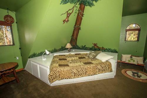 Four Happy Bears Estate Upscale Premium Retreat