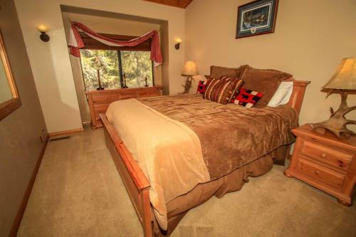 Four Happy Bears Estate Upscale Premium Retreat