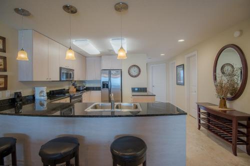 Sea Breeze 504 Deluxe - Two Bedroom Apartment