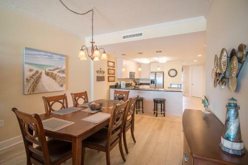 Sea Breeze 504 Deluxe - Two Bedroom Apartment