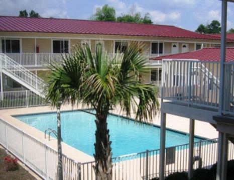 Oak Shores 160 - One Bedroom Apartment