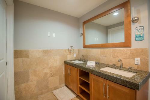 Ocean Club 702 - Two Bedroom Apartment