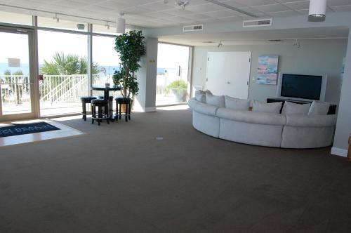 Sea Breeze 305 - Two Bedroom Apartment