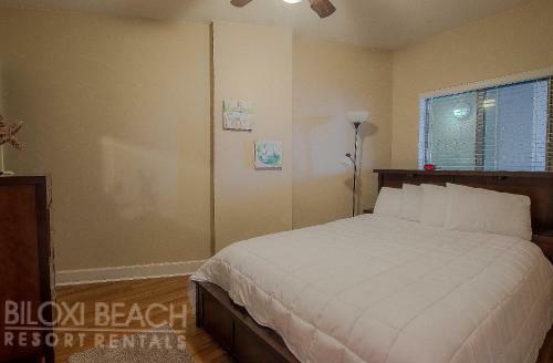 Sea Breeze 305 - Two Bedroom Apartment
