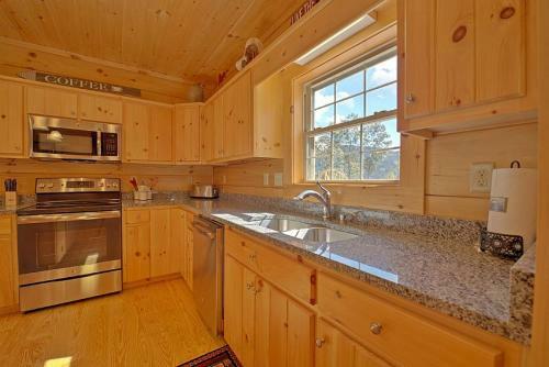 High Top Mountain Lodge Cabin