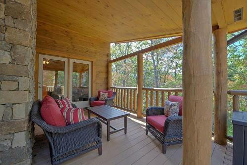 High Top Mountain Lodge Cabin