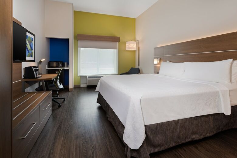 Holiday Inn Express Hotel & Suites Largo-clearwater