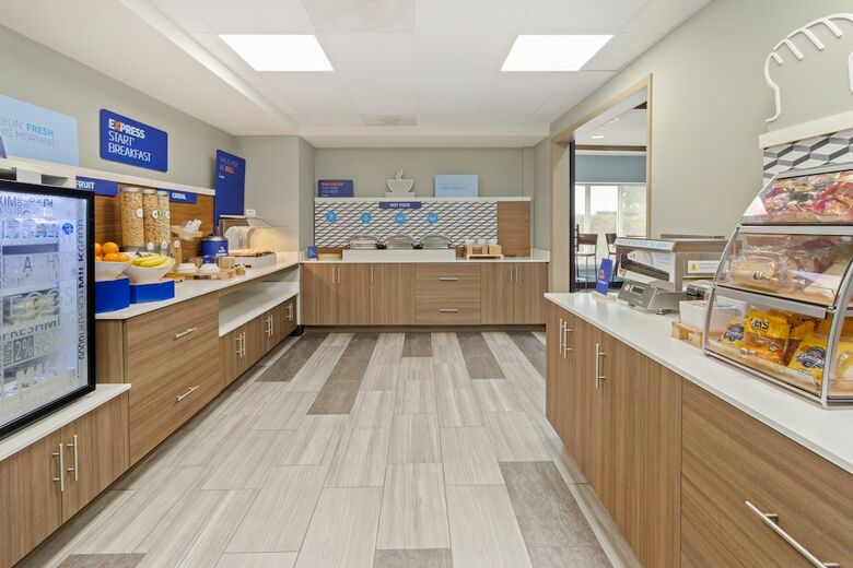 Holiday Inn Express Hotel & Suites Largo-clearwater