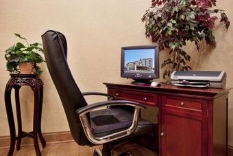 Holiday Inn Express Hotel & Suites Newark-heath