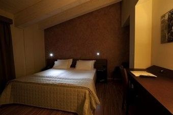 Ekk Hotel
