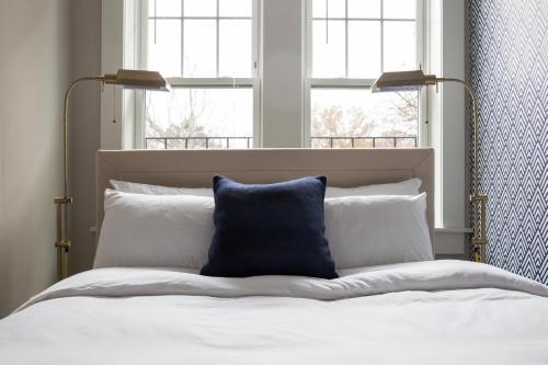Apartamento One-bedroom On Chestnut Hill Ave Apt 17