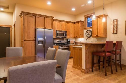 Bozeman - The Legends Chalet