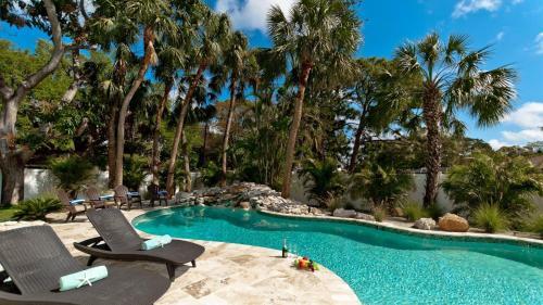 Tropical Oasis - Three Bedroom Home