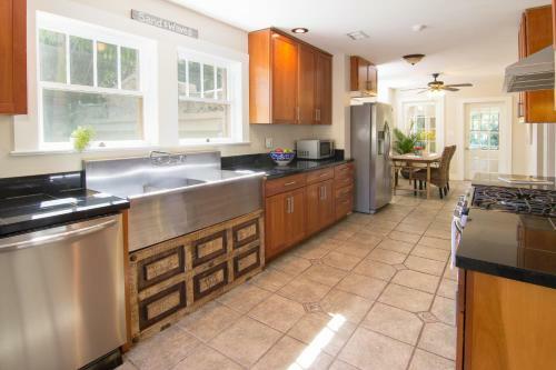 1933 3rd Ave W House