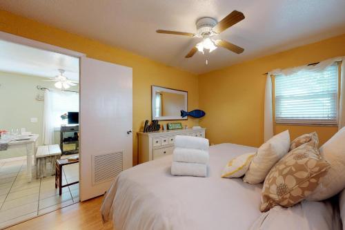 Bay View Inn 101-308 2nd St