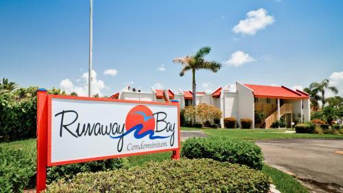 Apartamento Runaway Bay 242 - 1418878 Condo