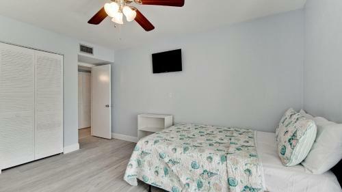 Apartamento Runaway Bay 242 - 1418878 Condo