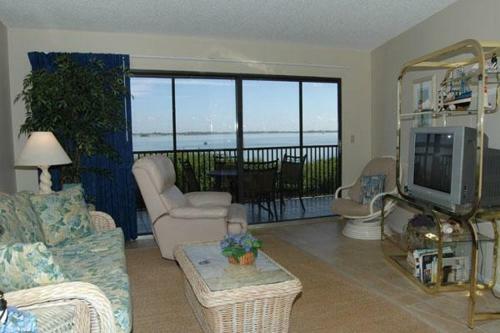 Coquina Moorings Three Bedroom Apartment, 106