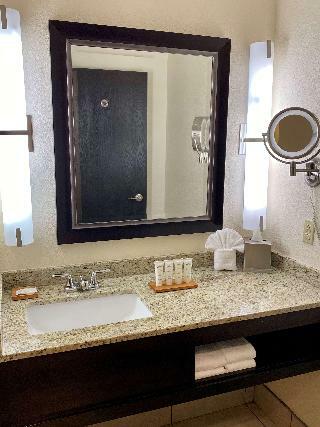 Hotel Radisson Inn & Suites