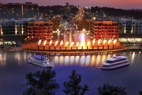 Pointe Royale Luxury Ground-floor 2bdr Condo (61-2)