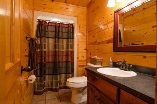 Finchs Nest Cabin Broken Bow Cabin