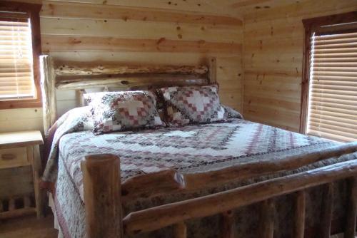 Four Seasons Lodge Broken Bow Cabin