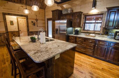 Highland Ridge Broken Bow Cabin