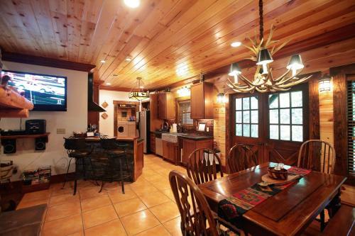 Wisdom Creek Cabin Broken Bow Cabin